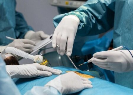 مهاجرت پزشکان؛ بیماری مزمن نظام سلامت یا عارضه قابل درمان؟