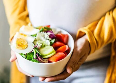 خانم‌های باردار نیازی به غذای دو نفره ندارند