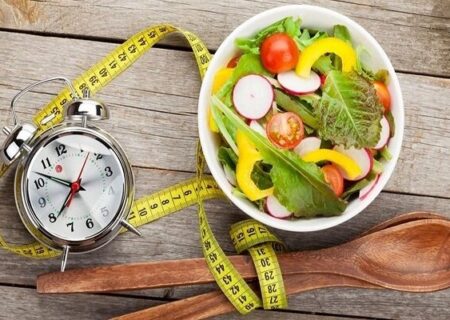حذف وعده غذایی برای کاهش وزن درست نیست