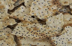 فیبر موجود در نان سالم به بهبود گوارش کمک می‌کند