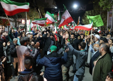 اجتماع پرشور ساوجی‌ها در حمایت از نیروهای مسلح