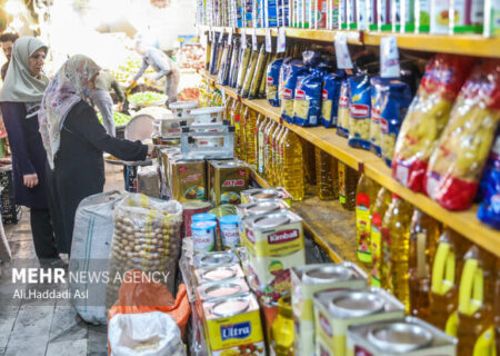 تأمین کالاهای اساسی و درمانی بدون کوچکترین وقفه انجام می‌شود