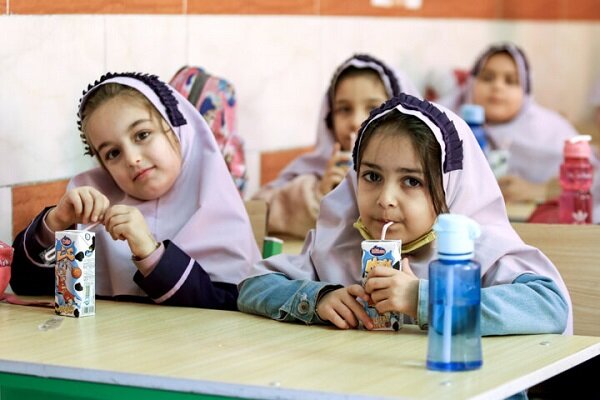 شیوه‌نامه توزیع شیر مدارس نیاز به اصلاح دارد